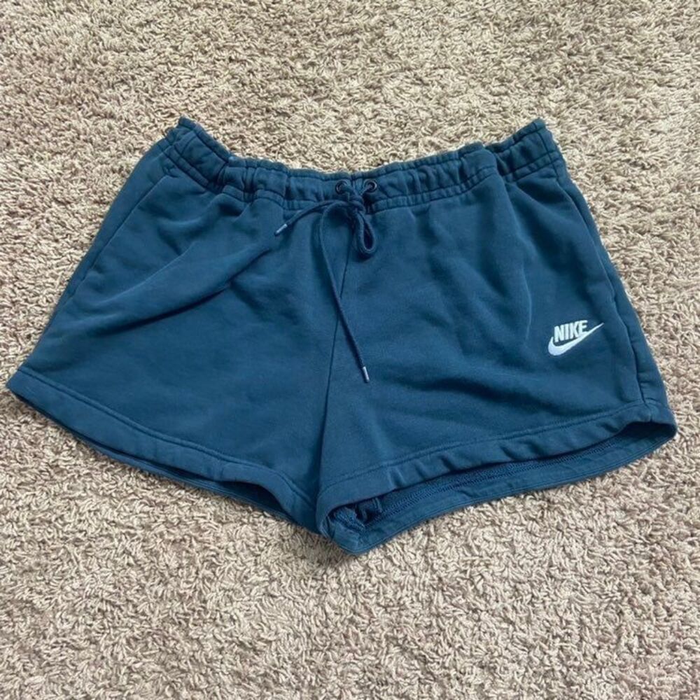 Nike sz:l Shorts Active Shorts in Grey